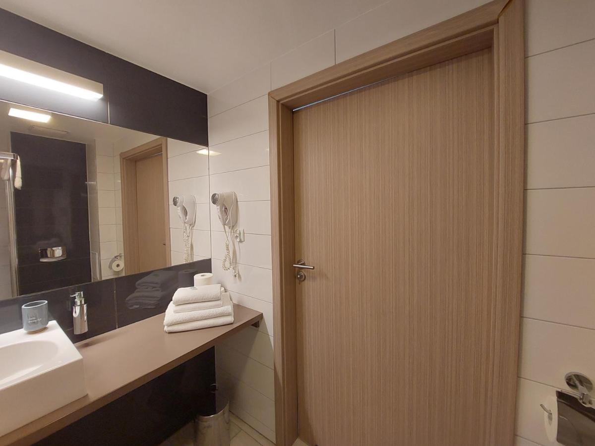 Apartament Sienna Czarna Gora Ischgl 18 المظهر الخارجي الصورة